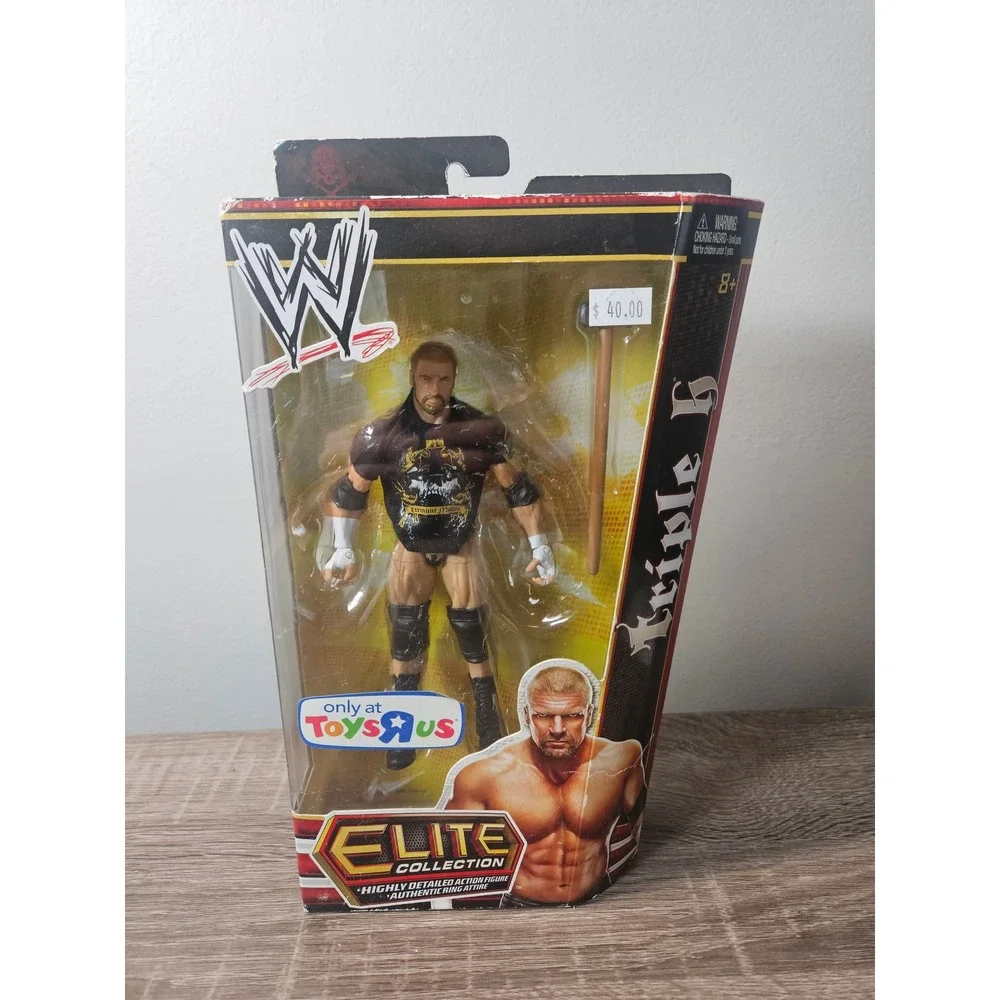 WWE Elite Triple H WrestleMania 29 Toys R Us Exclusive Action Figure Y6839 NEW
